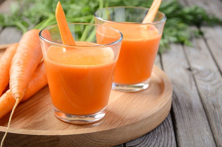 Свежевыжатый сок из моркови польза thumbnail